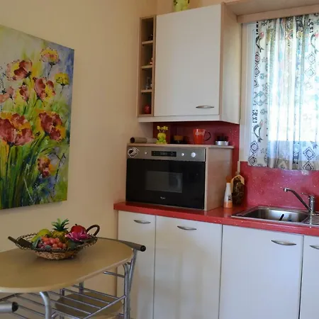 Georgia Βίλα Λουρδάτα